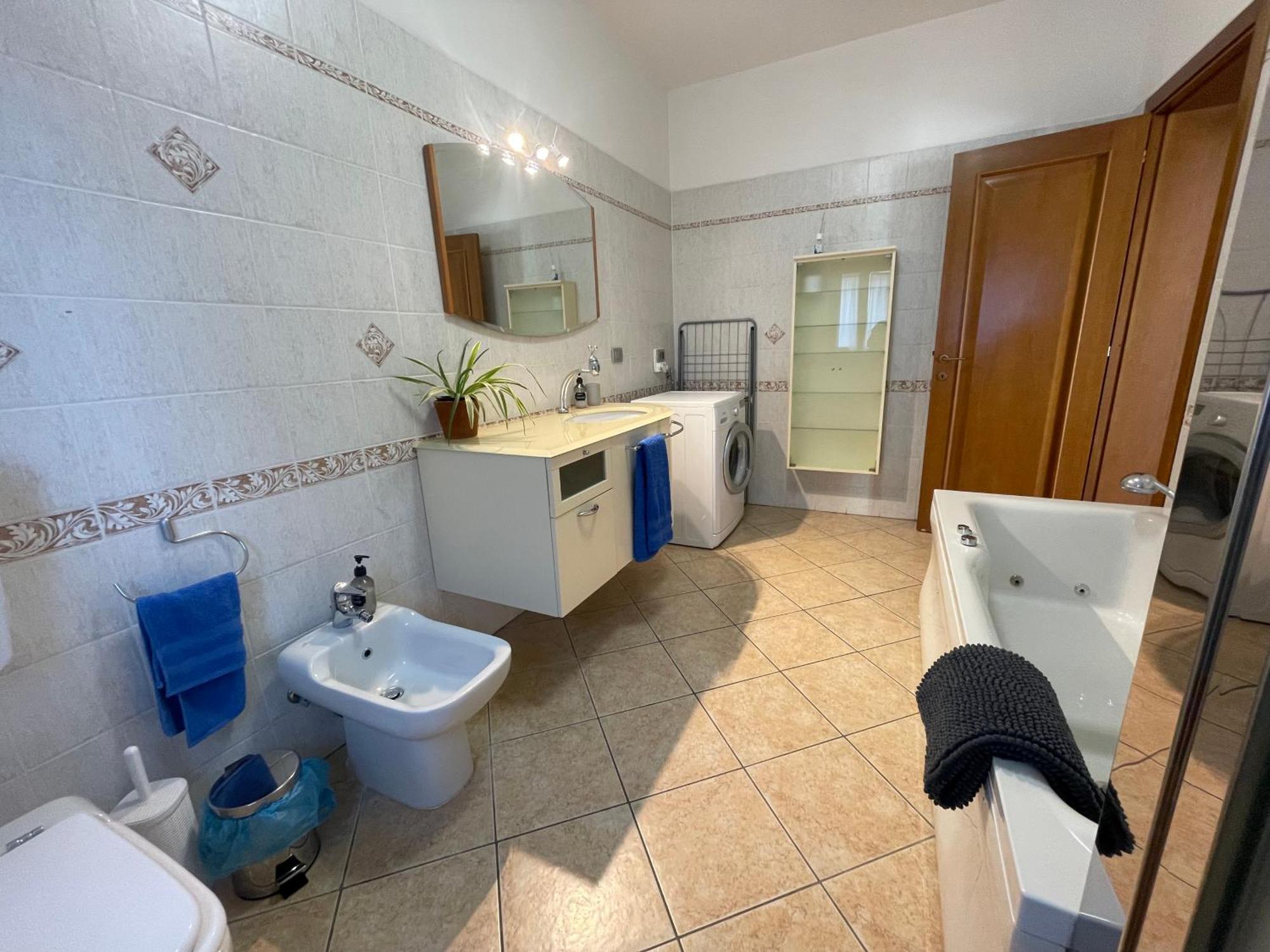 Gocce Balsamiche Apartment Ravarino Luaran gambar