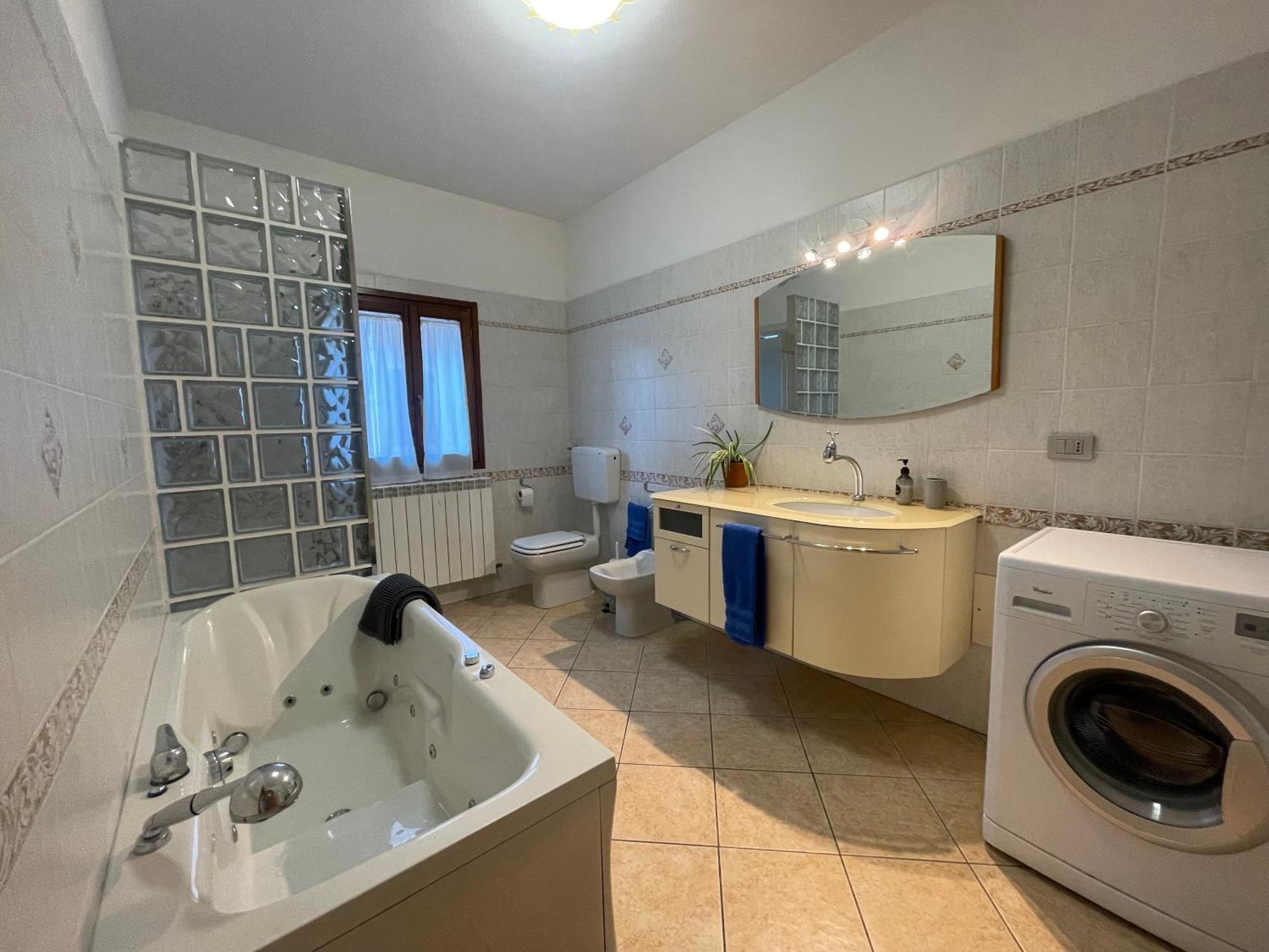 Gocce Balsamiche Apartment Ravarino Luaran gambar